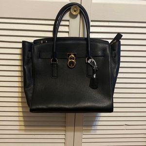 New Michael Kors HAMILTON bag. Used twice. A luxury item on a realistic budget.